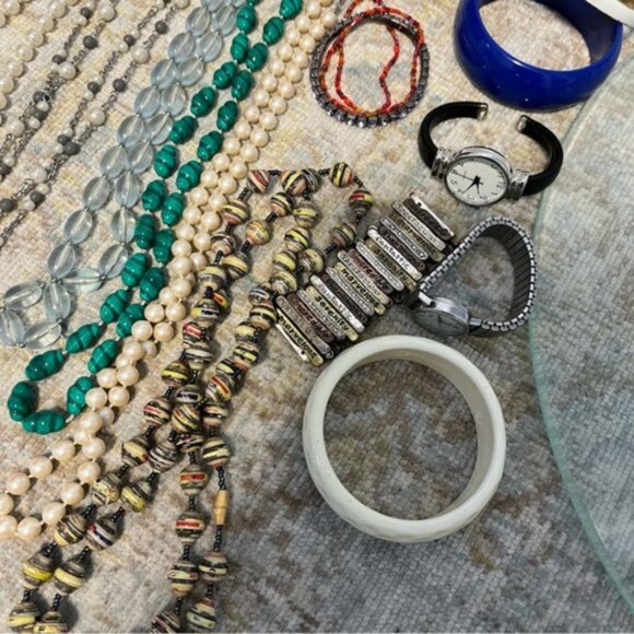 Lot of Casual Jewelry Necklaces, Watches, Bracelets, Partywear - Picture 6 of 7